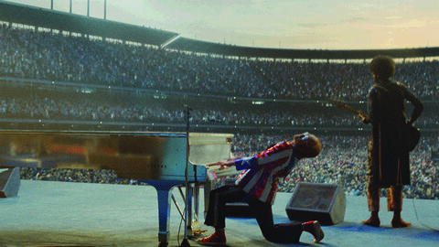 Elton John'un oynadığı John Lewis Noel reklamı 2018 - The Boy & The Piano