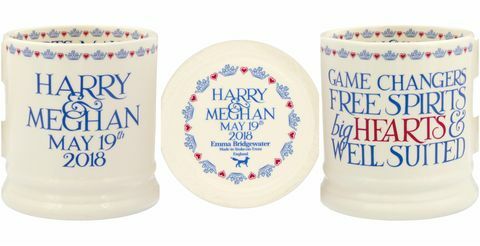 Prens Harry ve Meghan Markle'ın kraliyet düğünü kutlamak için hatıra kupalar.