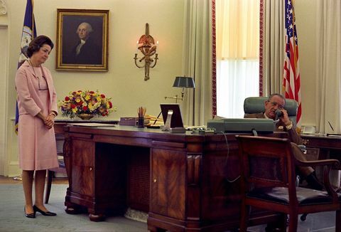 Beyaz Saray'ın oval ofisindeki johnson masası