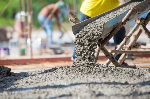 Beton inşaat sahasında dökme