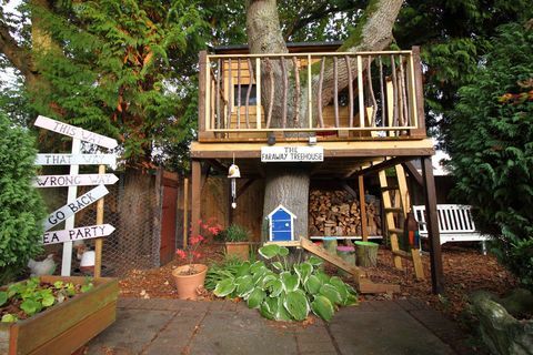 Faraway Treehouse İngiltere'nin En İyi Treehouse Yarışmasını Kazandı