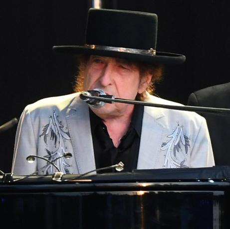 bob dylan hyde park'ta performans sergiliyor