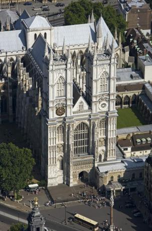 Westminster Abbey'in batı cephesinin havadan görünümü, Londra, 2006