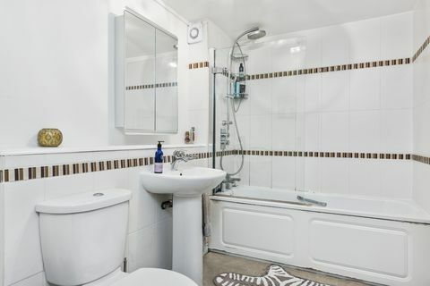 Old Royal Free Place - Islington - banyo - Koridorlar