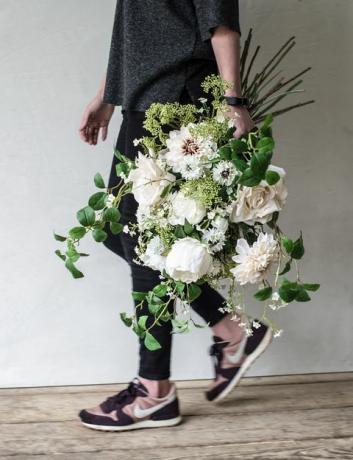 Philippa Craddock V & A'dan ilham alan sahte çiçek koleksiyonu