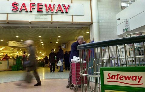 Londra'nın merkezindeki Safeway süpermarketine genel bir bakış