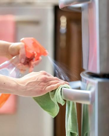 buzdolabı kapı kolu temizleme