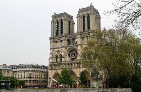 Paris'teki Notre Dame Katedrali'nde yangın sonrasında