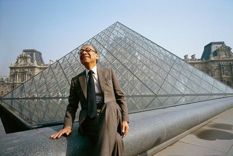 Louvre Piramidi şirketinde I.M. Pei