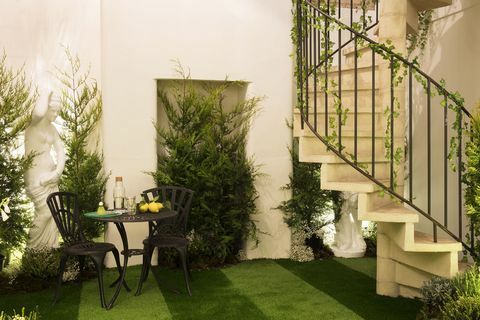 Airbnb ve Pantone, Londra'daki bir 'Outside In' evinde işbirliği yaptı.