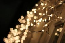 Açık Noel Işıkları Kullanmanın Yapılması ve Yapılmaması Gerekenler