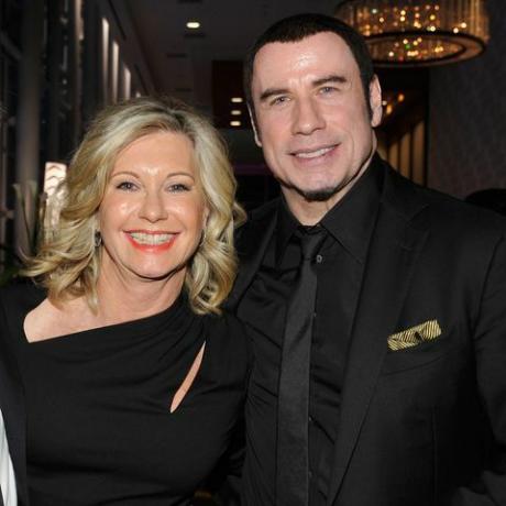 Olivia newton-john ve john travolta 2013 yılında g'day ABD siyah kravat gala