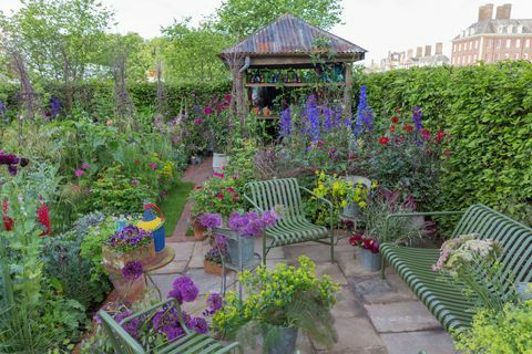 Anneka Pirinç Renk Kesme Bahçesi. Tasarım: Sarah Raven. RHS Chelsea Çiçek Gösterisi 2017. Bbc hissediyorum iyi bahçe
