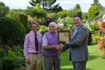 Stuart Grindle'ın Doncaster Bahçesi İngiltere'nin En İyi Çimenini Kazandı 2017