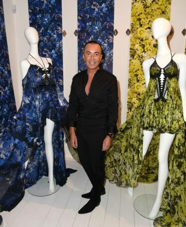 Julien Macdonald, Graham & Brown ile couture duvar kağıdı koleksiyonunu piyasaya sürüyor