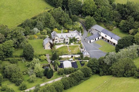 Ranscombe Manor, Kingsbridge, Devon satılık bahçe labirent ile sekiz yatak odalı malikane