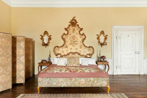 netflix'in 'imparatoriçe'sinden barok saray artık airbnb'de