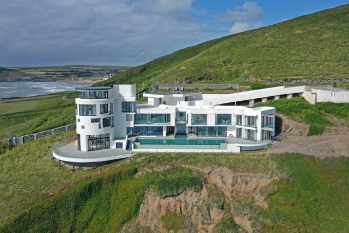 Croyde, Devon'da Grand Designs Deniz Feneri, Chesil Cliff House, Satılık