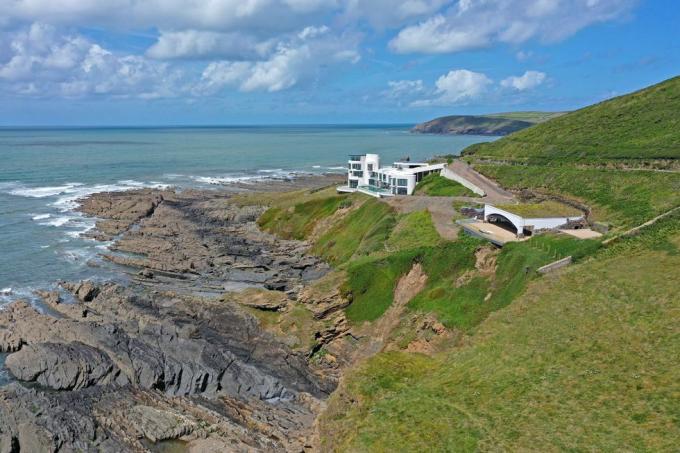 Croyde, Devon'da Grand Designs Deniz Feneri, Chesil Cliff House, Satılık