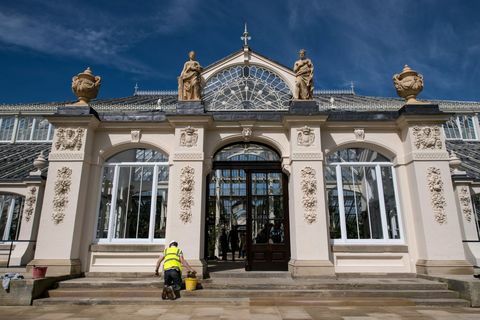 Yenilenen Kew Garden'ın Ilıman Evi Yeniden Açılıyor