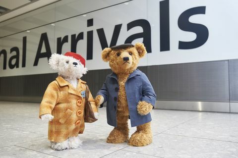 Steiff - Bay ve Bayan Bair, Heathrow'a gelişte