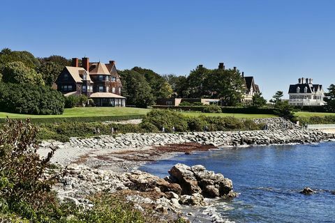 newport, rhode adası, amerika birleşik devletleri 20100827 uçurum boyunca konaklar yürüyüş fotoğrafı john greimlightrocket tarafından getty görüntüleri aracılığıyla