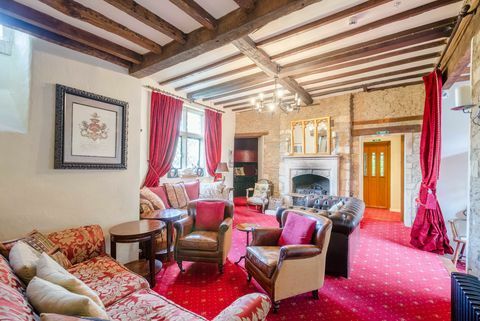 Bath Lodge Castle - Norton St Philip - Savills - oturma odası
